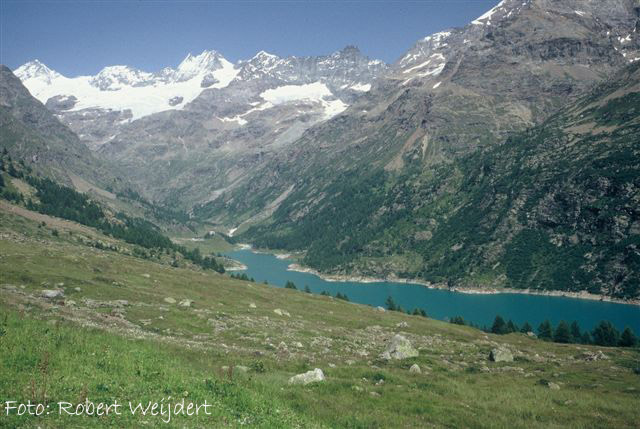 View on Lago di Place Moulin - &copy; Robert Weijdert